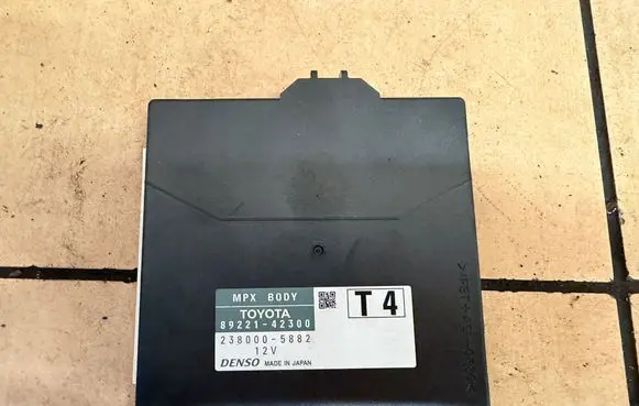 Toyota RAV 4 (XA40) MPM control module 8922142300