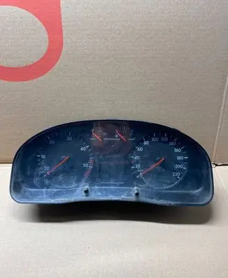 Volkswagen PASSAT B5 Speedometer (instrument cluster) 3B0919881N 1100087942