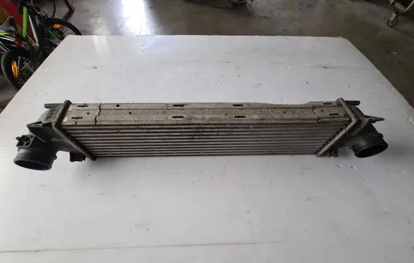 Volvo XC60 Intercooler radiator 989494E 8G919L440AC