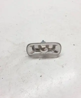 Audi A4 S4 B7 8E 8H Front fender indicator light 8E0949127
