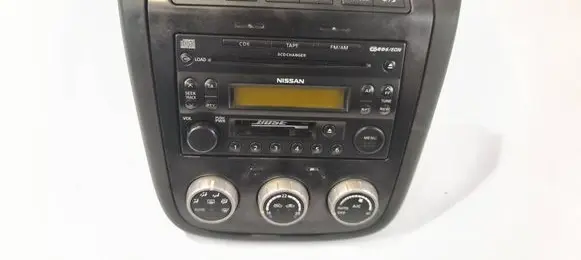 Radio/CD/DVD/GPS head unit