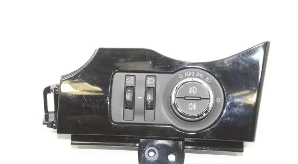 Chevrolet Orlando Light switch 13301764