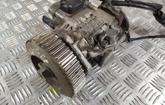 Audi A3 S3 8L Fuel injection high pressure pump 0450404977