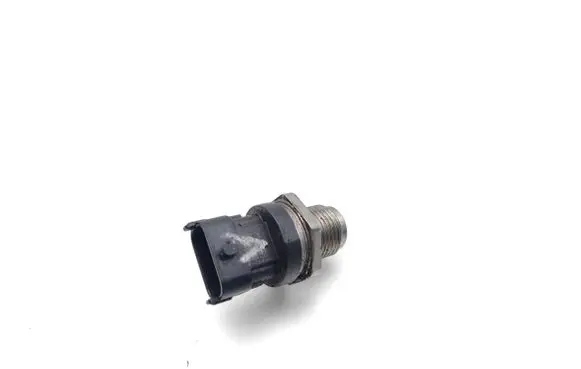 Audi TT TTS RS Mk3 8S Fuel pressure sensor 0281006158