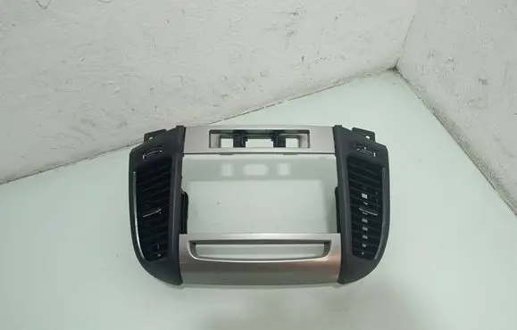 Hyundai Santa Fe Dash center air vent grill 974202B000