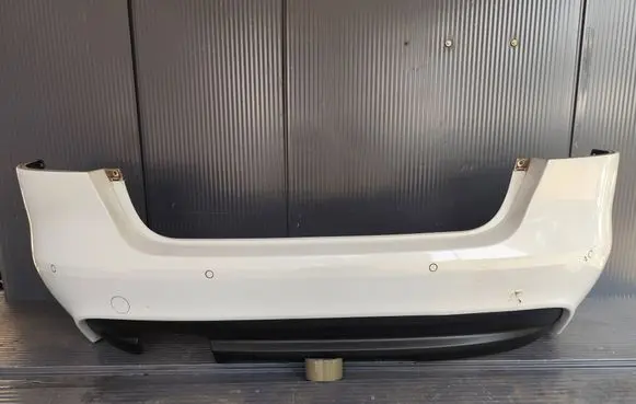 Jaguar XE Rear bumper XE760ZDERZAKTYLNY