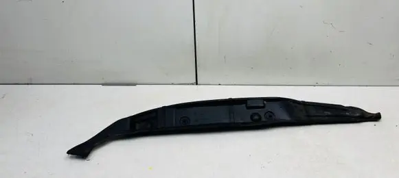 Audi Q3 8U Fender end trim 8U0821111A