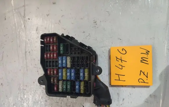 Volkswagen PASSAT B5 Fuse 3652866