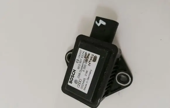 Volkswagen PASSAT B5.5 ESP acceleration yaw rate sensor 8E0907637A