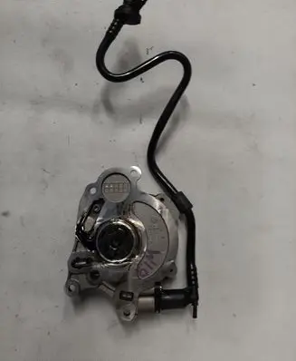 Volkswagen PASSAT B7 Vacuum pump 03L145207