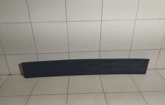 Tailgate/trunk spoiler