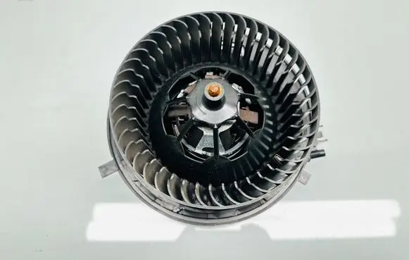 Volkswagen PASSAT B8 Heater fan/blower 3Q1819021A