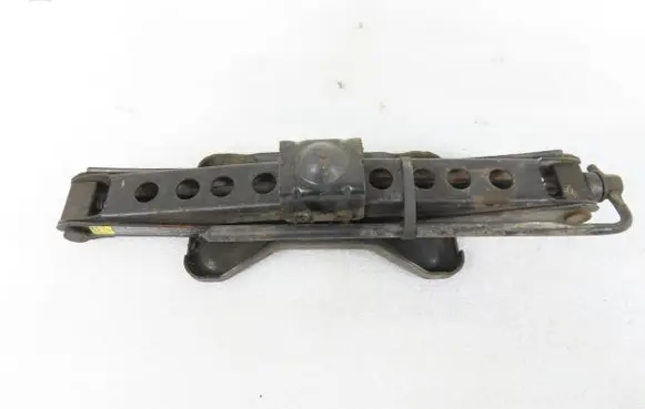 Chevrolet Blazer Wheel nut wrench 