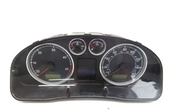 Volkswagen PASSAT B5.5 Speedometer (instrument cluster) 3B0920927A