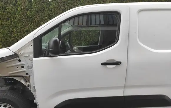 Citroen Berlingo Front door CITROENBERLINGOIV DRZWILEWEPRZEDNIE EWP