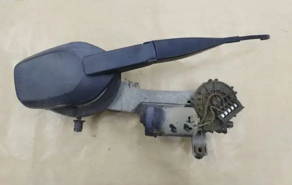 Mercedes-Benz CLK A208 C208 Front wiper linkage and motor 3391098329