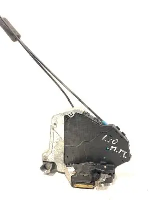 Suzuki Grand Vitara II Front door lock