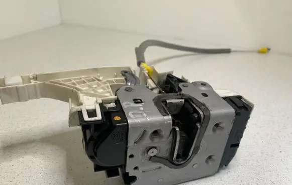 Volkswagen Crafter Front door lock A9067201835 45121168