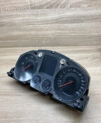 Speedometer (instrument cluster)