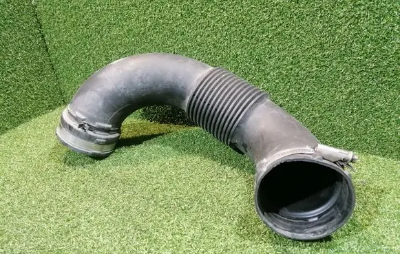 Opel Vivaro Air intake hose/pipe 1105223S01