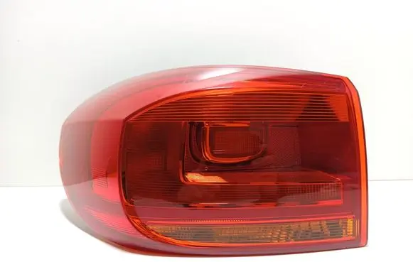Volkswagen Tiguan Rear/tail lights 5N0945095Q
