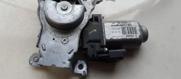 Nissan Note (E11) Front door window regulator motor 400924B