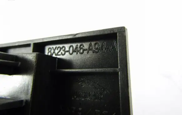 Dashboard glove box trim