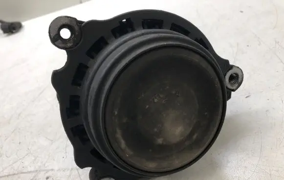 BMW 1 F20 F21 Engine mount bracket 678765704