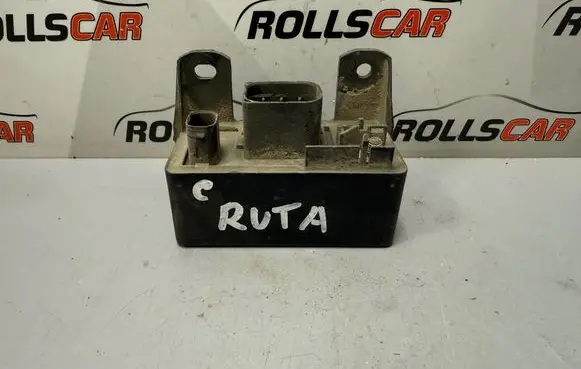 Mercedes-Benz C W203 Glow plug pre-heat relay 