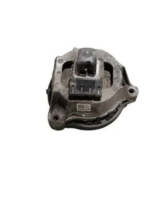 Engine mount bracket