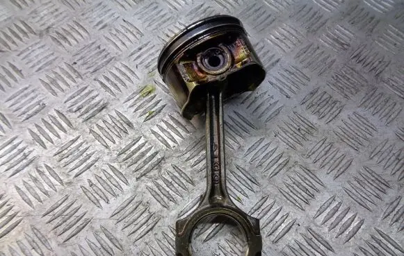 Nissan Primera Piston 