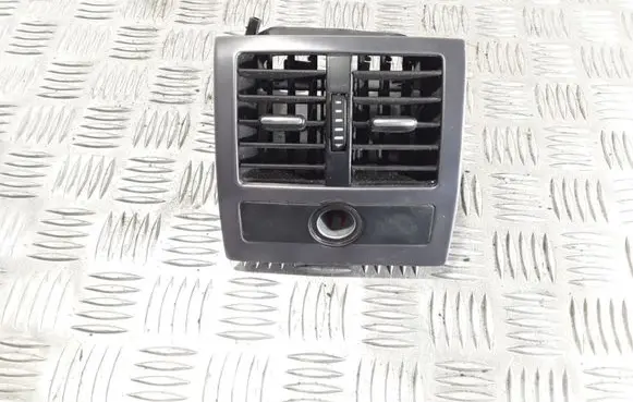 Audi A6 S6 C5 4B Rear air vent grill 4B0815743