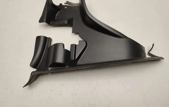 Mercedes-Benz E C207 W207 Other trunk/boot trim element A2076930533