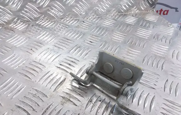 Volvo V50 Tailgate/trunk/boot hinge 30716263 22389