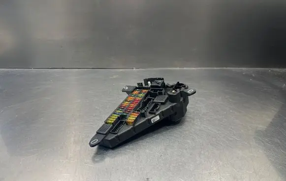 BMW 5 E60 E61 Fuse module 6906618 518956024