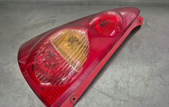 Peugeot 107 Rear/tail lights 0H040