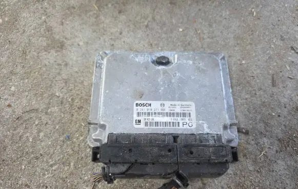 Opel Zafira A Engine control unit/module 0281010271