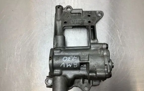 BMW 7 E38 Oil pump 284503 670815720 9200