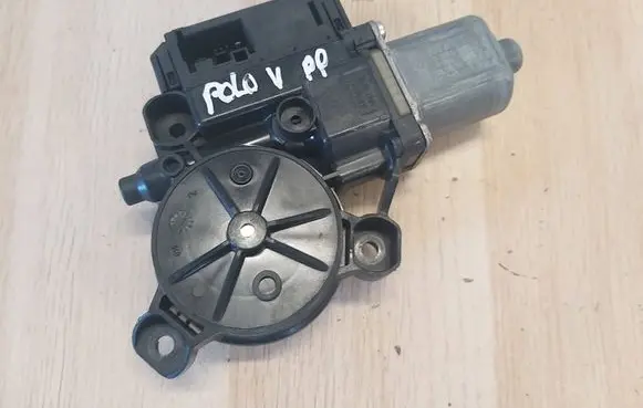 Volkswagen Polo V 6R Front door window regulator motor 6R0959802T