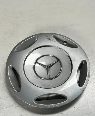 Mercedes-Benz C W203 R15 wheel hub/cap/trim 2024010624 3439