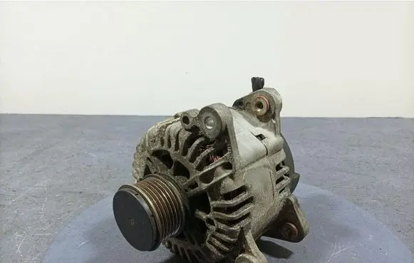 Volkswagen Cross Touran I Generator/alternator 06F903023C