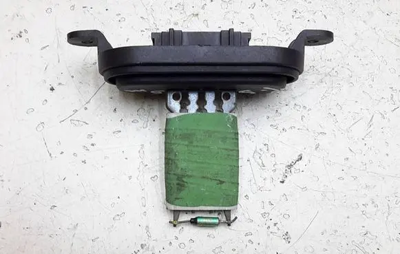 Volkswagen Transporter - Caravelle T5 Heater blower fan relay 
