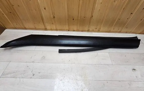 Ford Transit Front door glass trim molding G06C11V03682A
