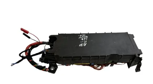 Mercedes-Benz A W176 Fuse module A2465400040