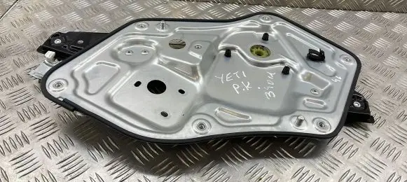 Skoda Yeti (5L) Front door window regulator with motor 5L0837401
