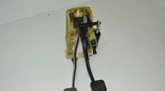 BMW 5 E60 E61 Brake pedal 35106761032