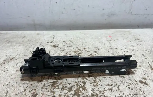 Mercedes-Benz A W176 Seat belt height adjuster A0008600388