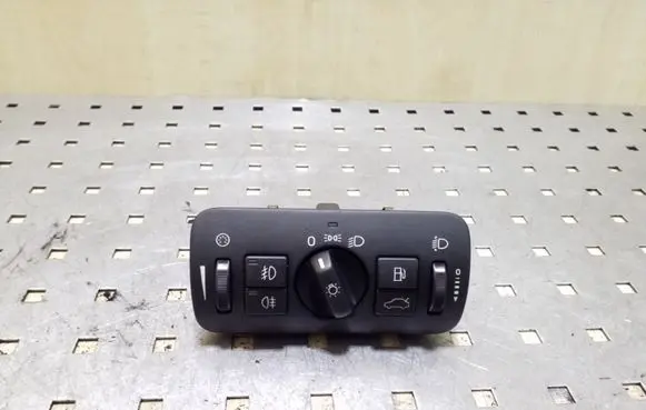 Volvo V70 Light switch 30739415