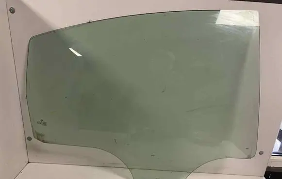 Rear door window glass