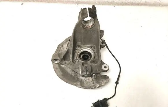 BMW 2 F45 Front wheel hub 6870837